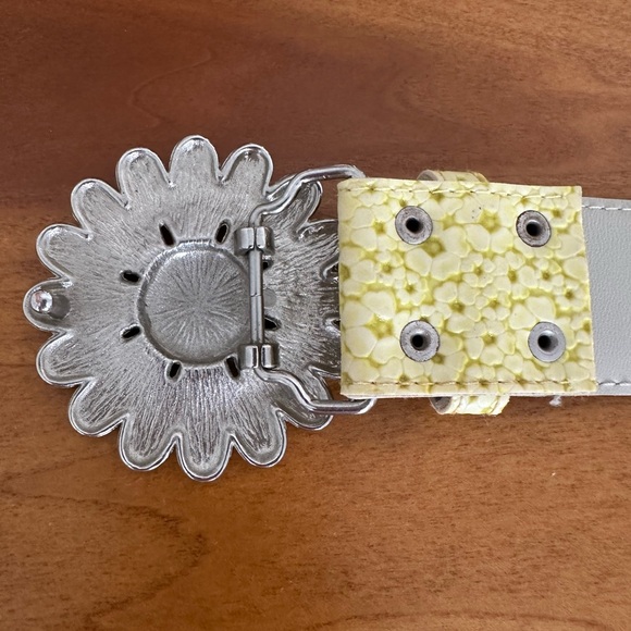 Buttercup Yellow Belt With Silver-Tone Flower 🌺 Buckle & Metal Studs-Adjustable. - Picture 12 of 15